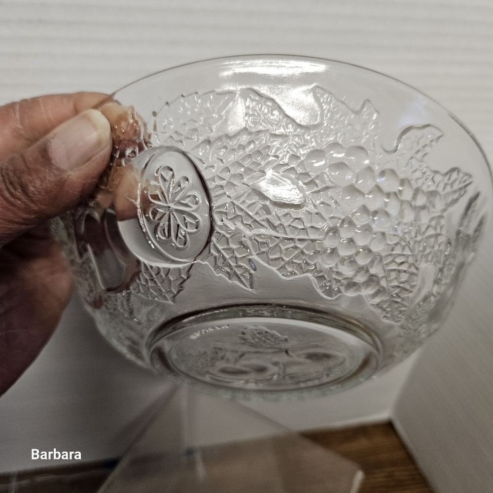 Vintage 70s FNG Indonesia Pressed Glass Bowl with Embossed Fruit Design - Picture 4 of 7